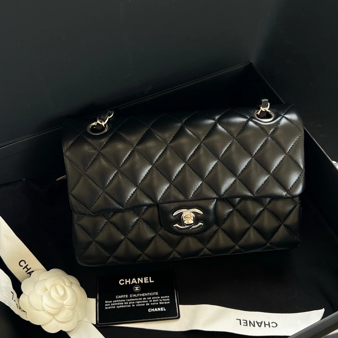 99新 Chanel/香奈儿 30开带卡 黑色cf银扣包尺寸：23 单肩包
