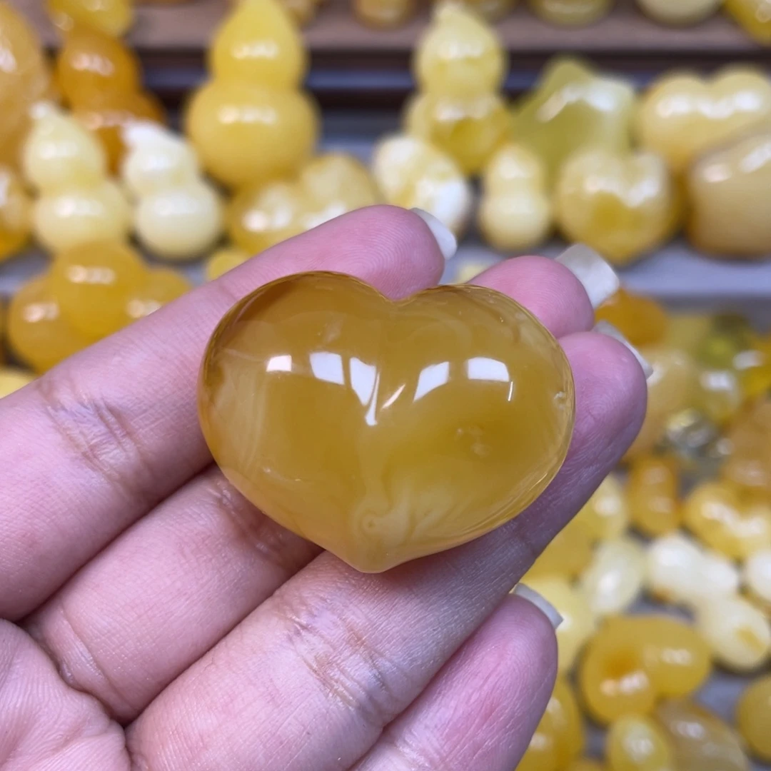 琥珀未镶嵌珠宝奇石