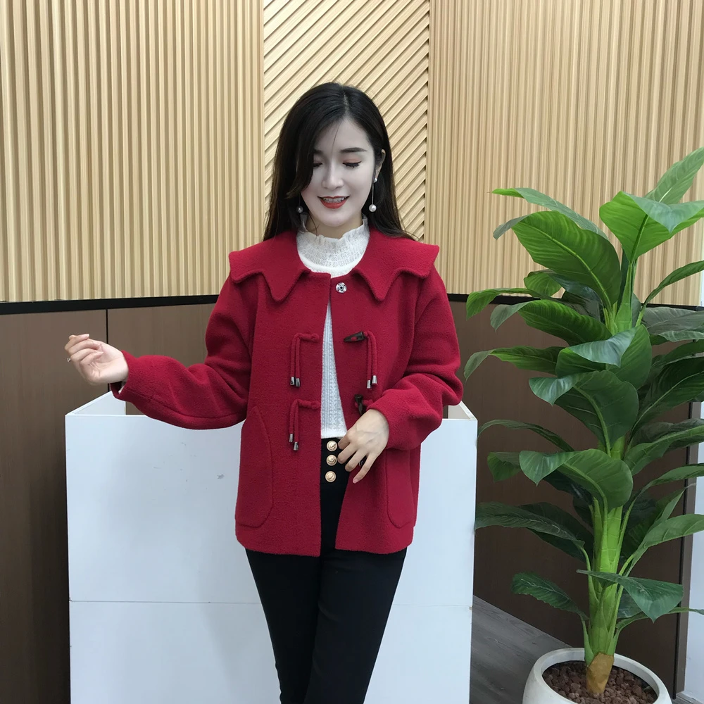 牛角扣安哥拉红双面针织洋气小众保暖韩版短款时尚外套加厚盘口