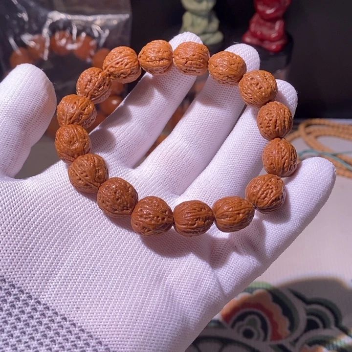 文玩核桃手串……18