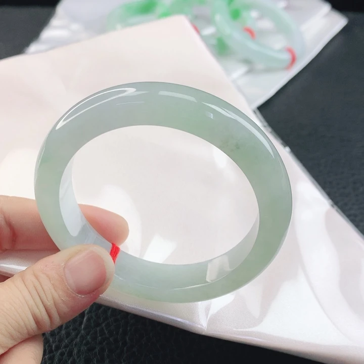 翡翠未镶嵌手镯58+果绿翡翠手镯