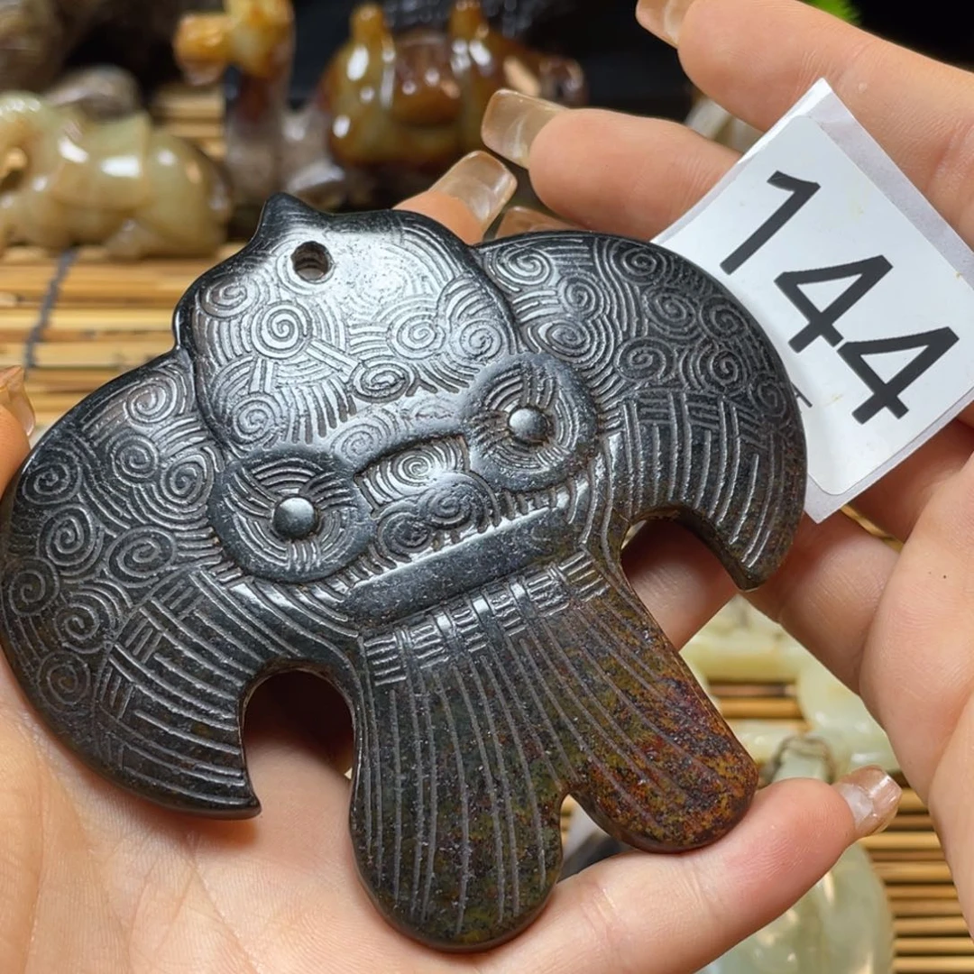 和田玉未镶嵌颈饰生*