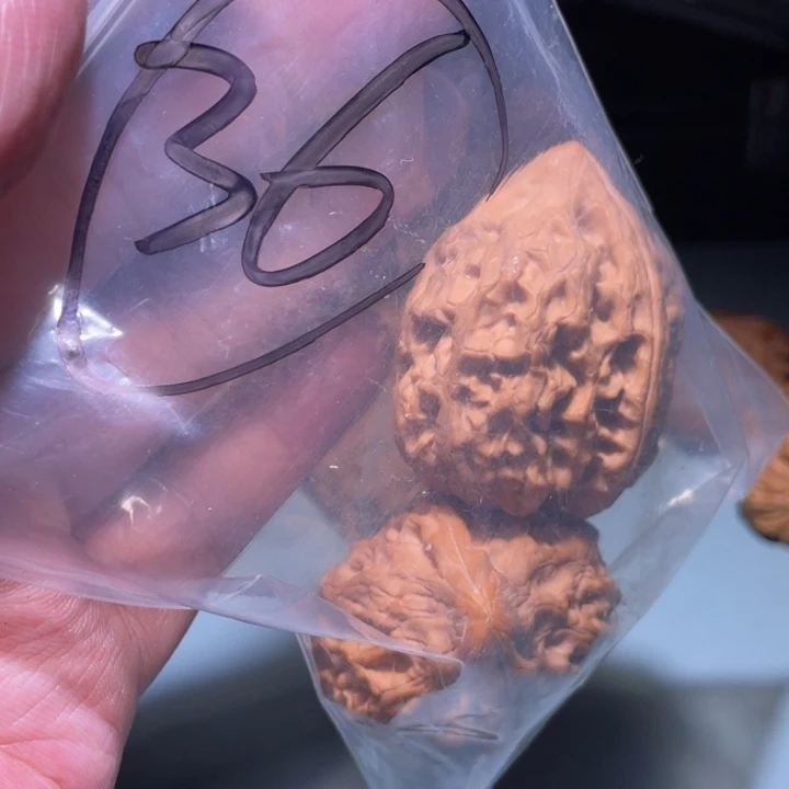 文玩核桃吊坠36呃呃呃