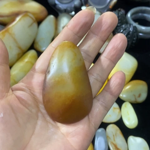 未镶嵌和田玉（糖玉）车挂