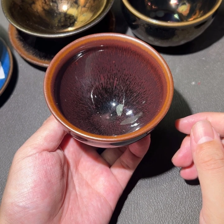茶盏我在开会你忙什么啊