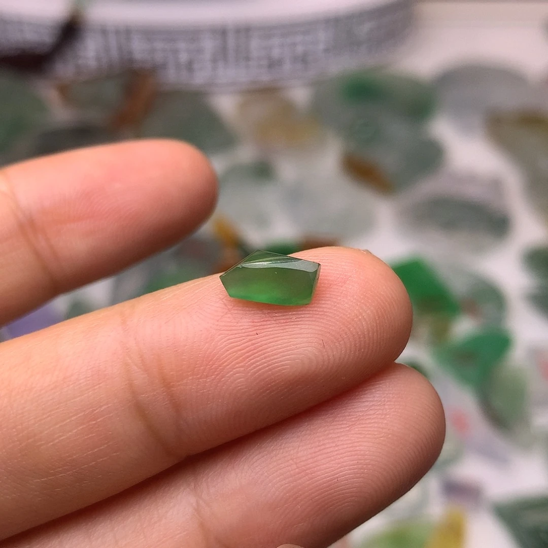 定制翡翠未镶嵌天然翡翠定制