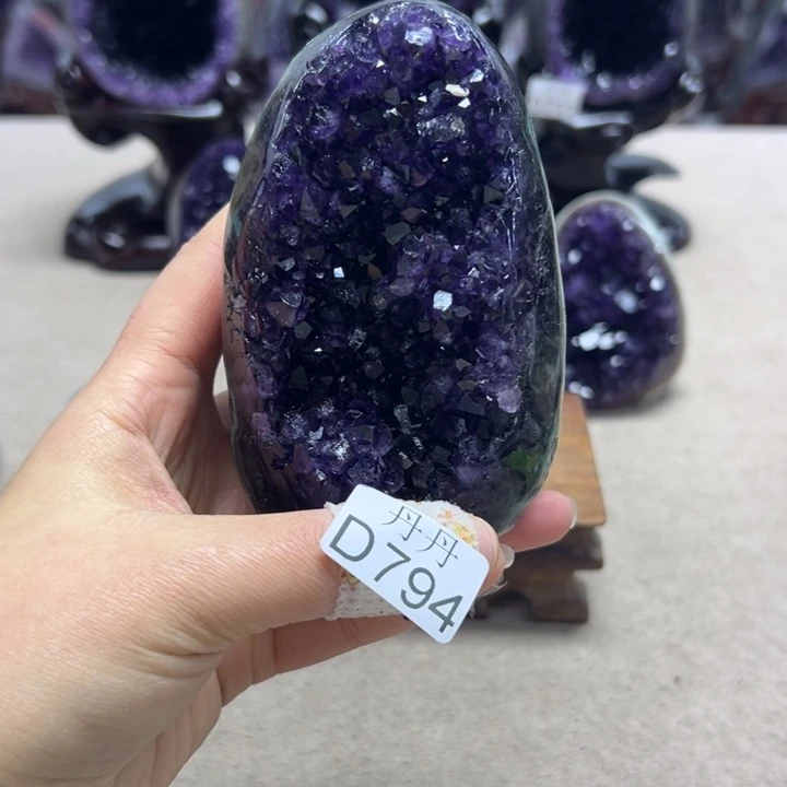 紫晶未镶嵌大型摆件（非配饰）