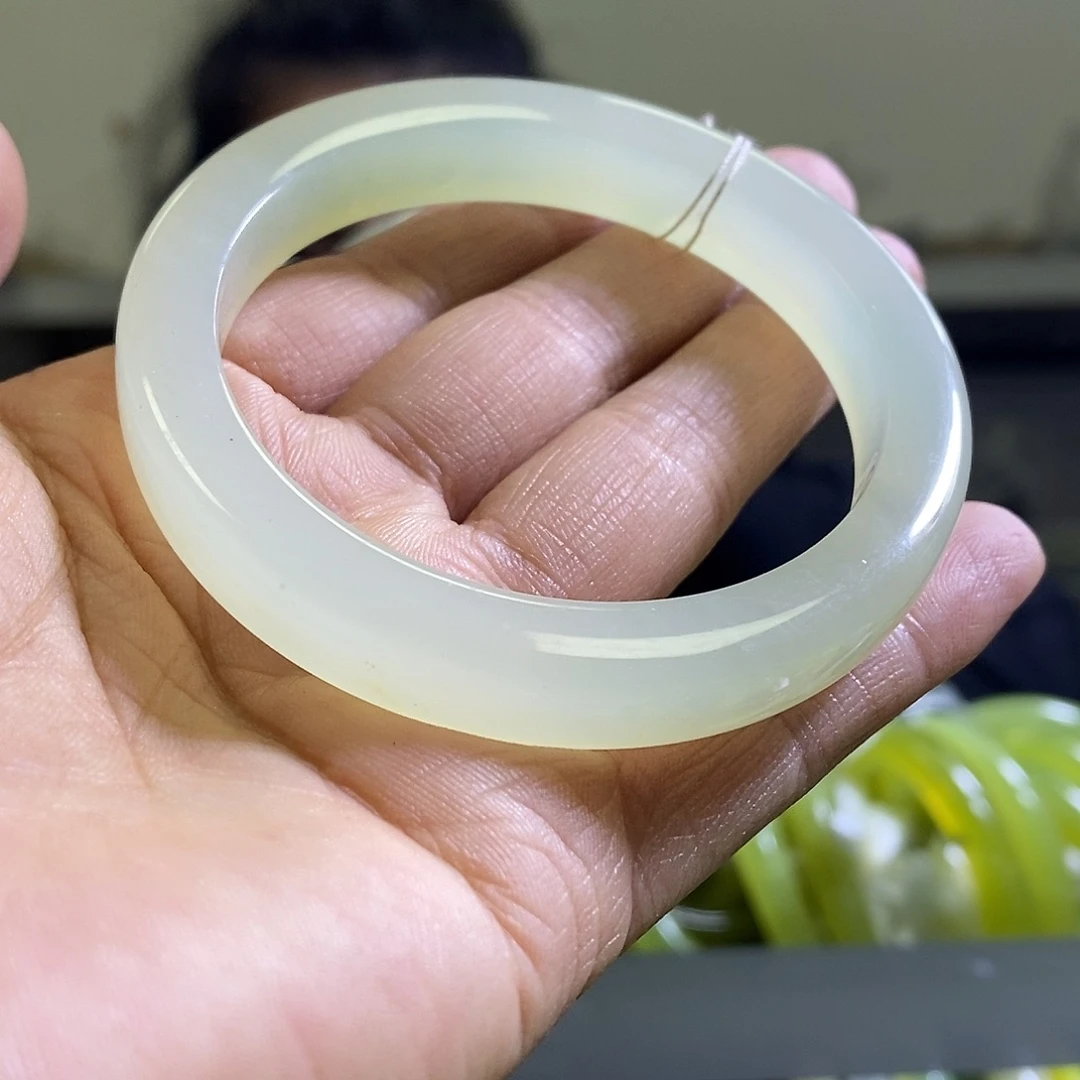 岫玉未镶嵌手镯57口径