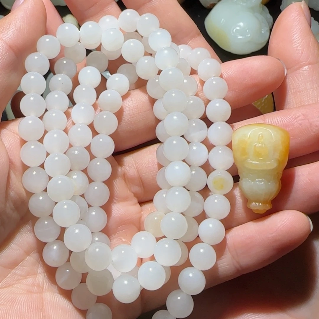 船***旗和田玉未镶嵌颈饰