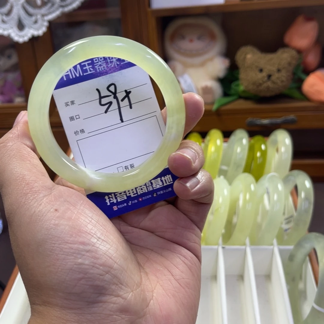 蛇纹石玉未镶嵌手镯340