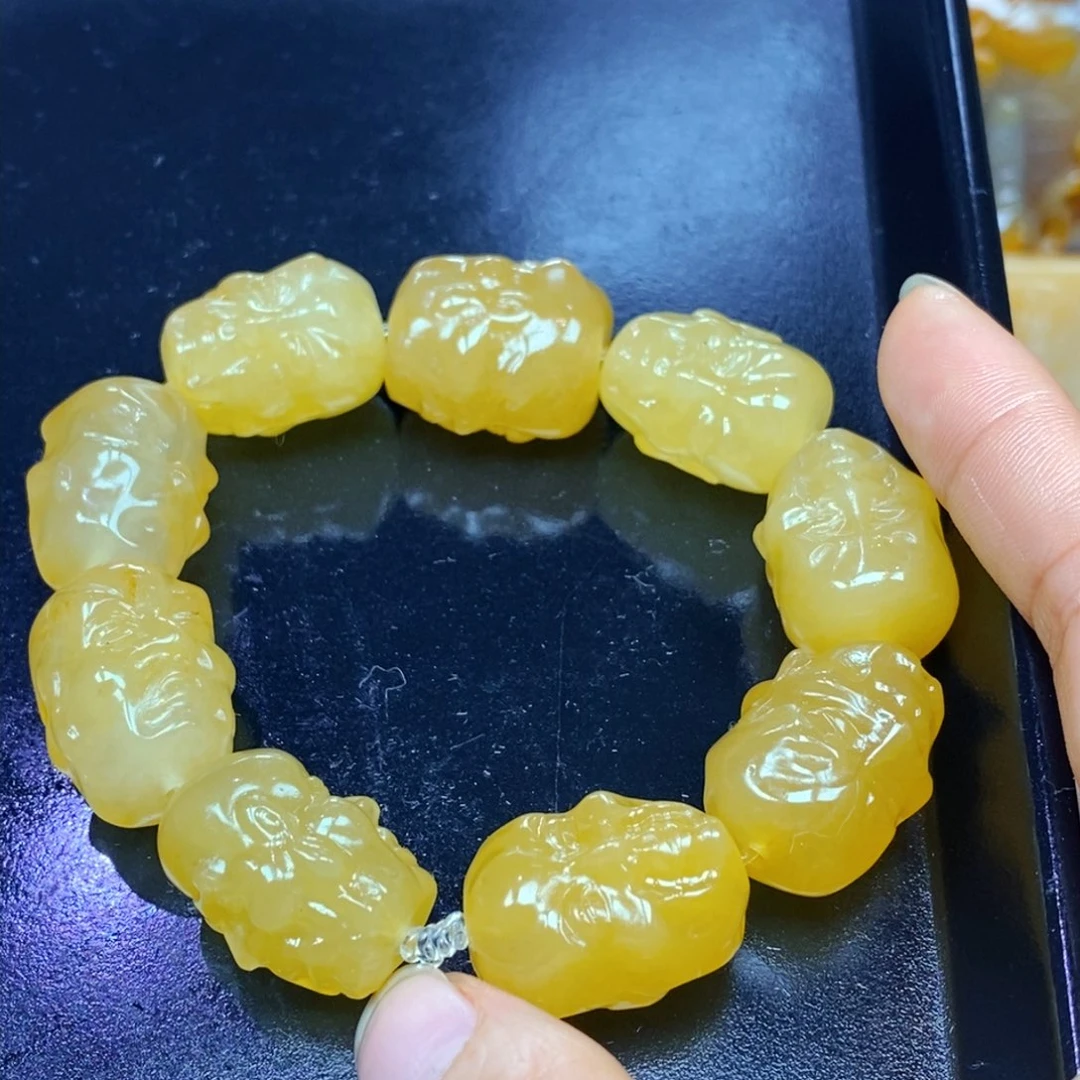 未镶嵌石英质玉（黄龙玉）颈饰