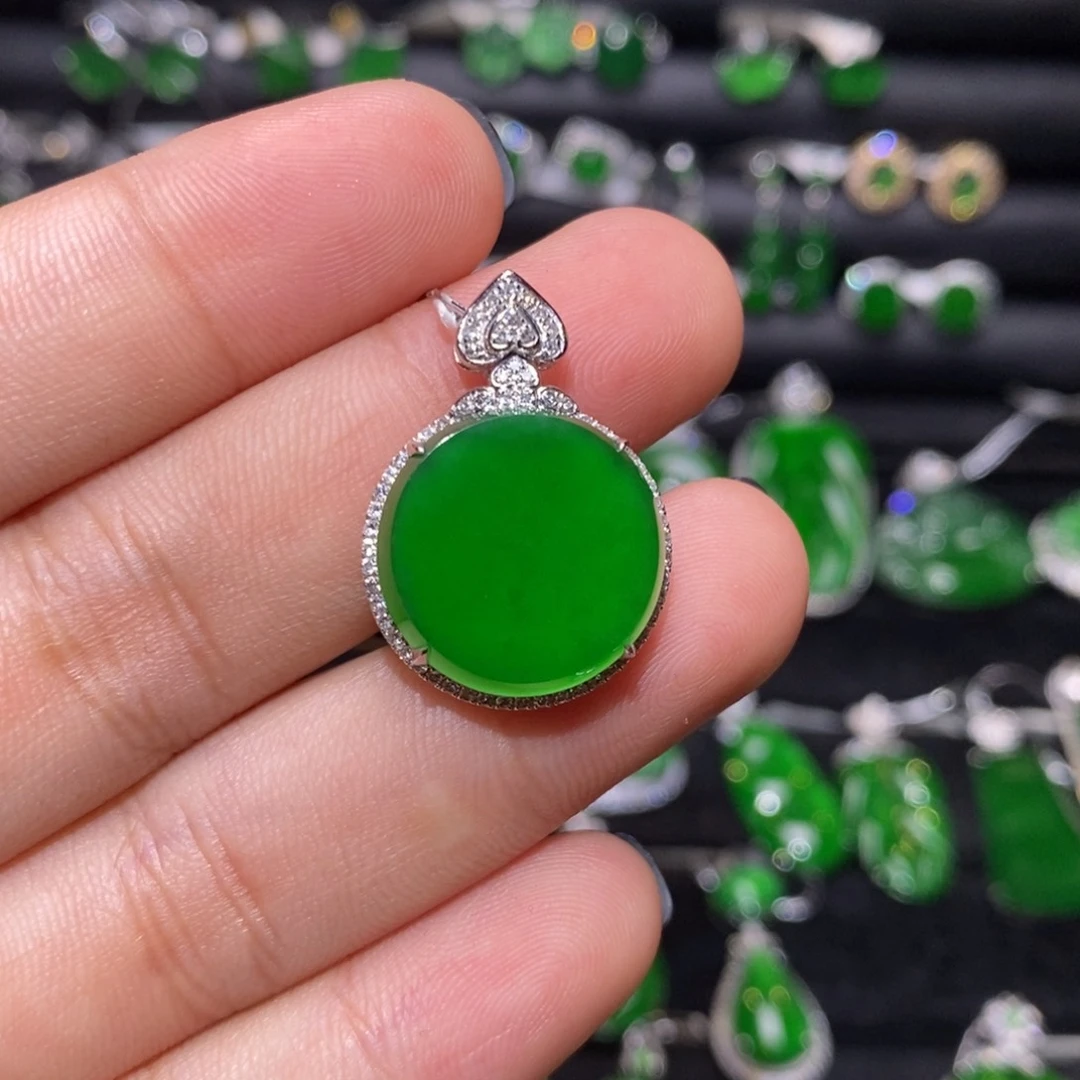 翡翠18K金镶嵌颈饰天然翡翠