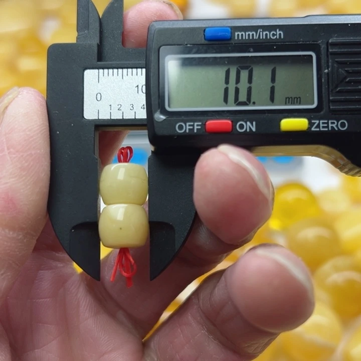 琥珀（矿物珀）裸石未镶嵌一**缘