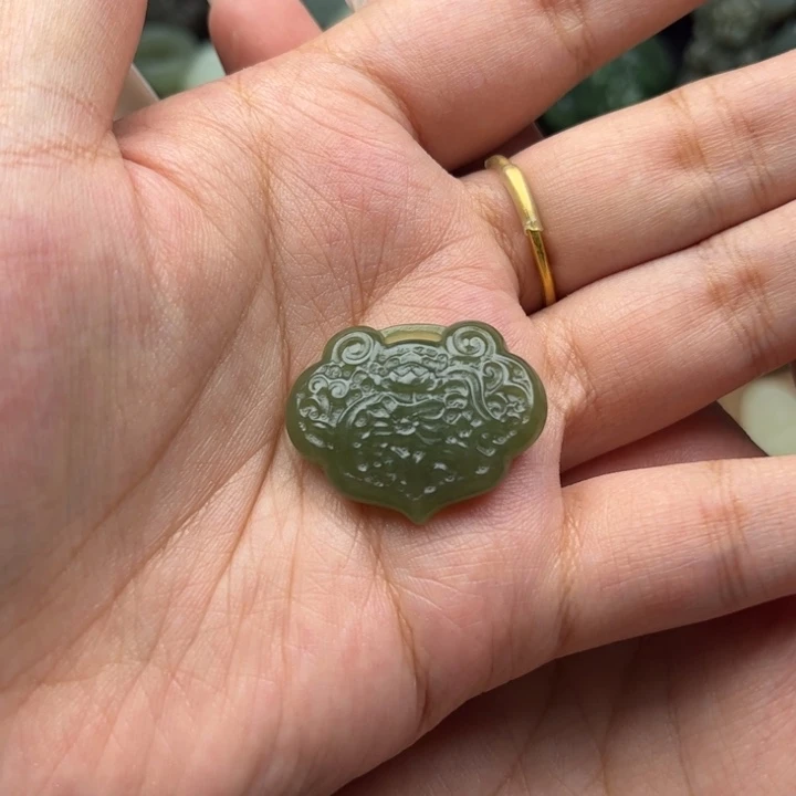 和田玉未镶嵌挂件