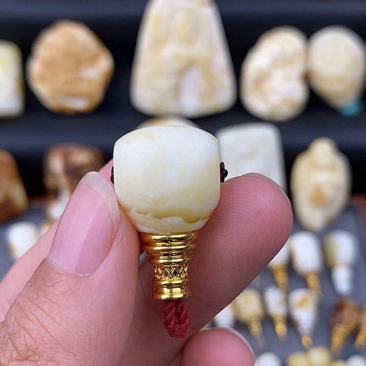 琥珀未镶嵌裸石15三通c739