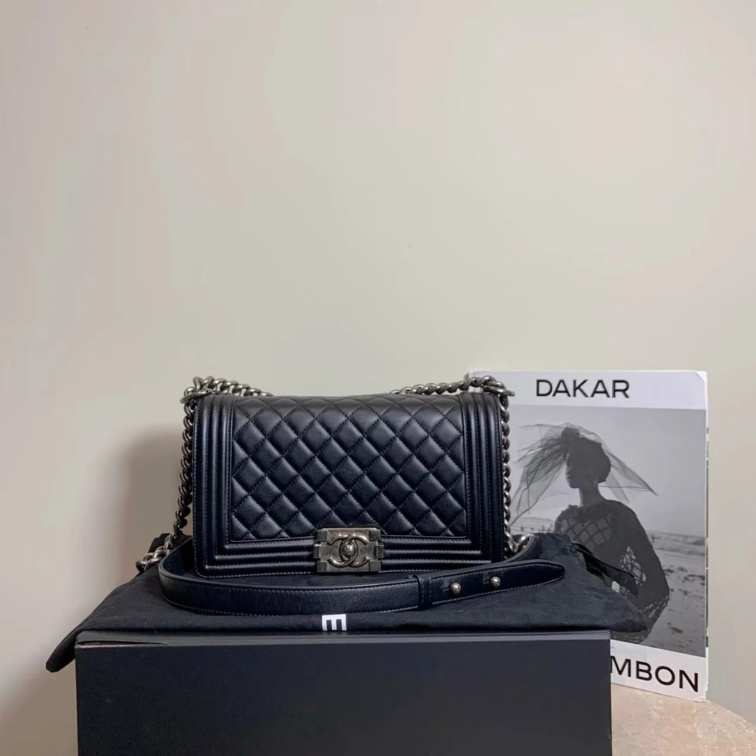 99新 Chanel/香奈儿 壹臻/黑银羊leboy中号 18开 55960489