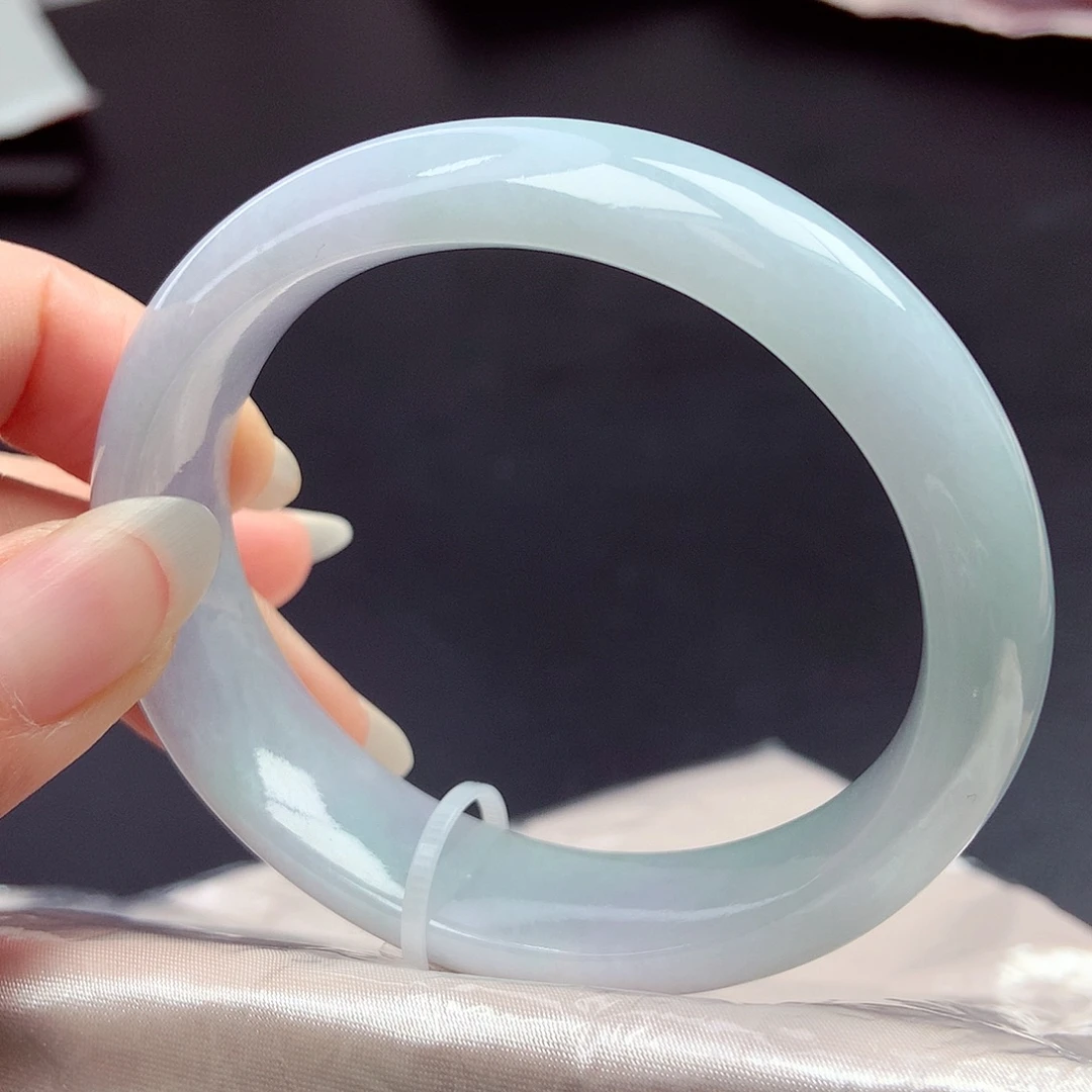 翡翠未镶嵌手镯（贵妃镯）56.5圈口