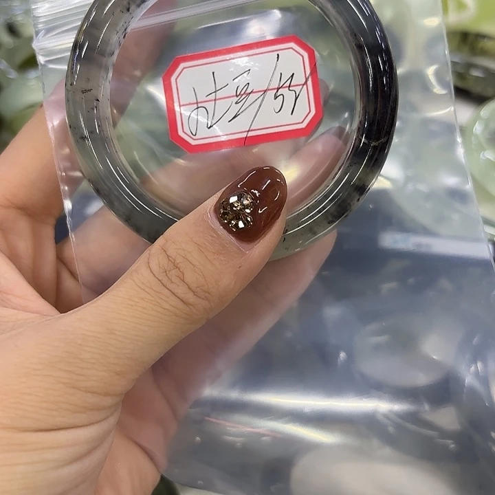 重***豆蛇纹石玉未镶嵌岫玉手镯