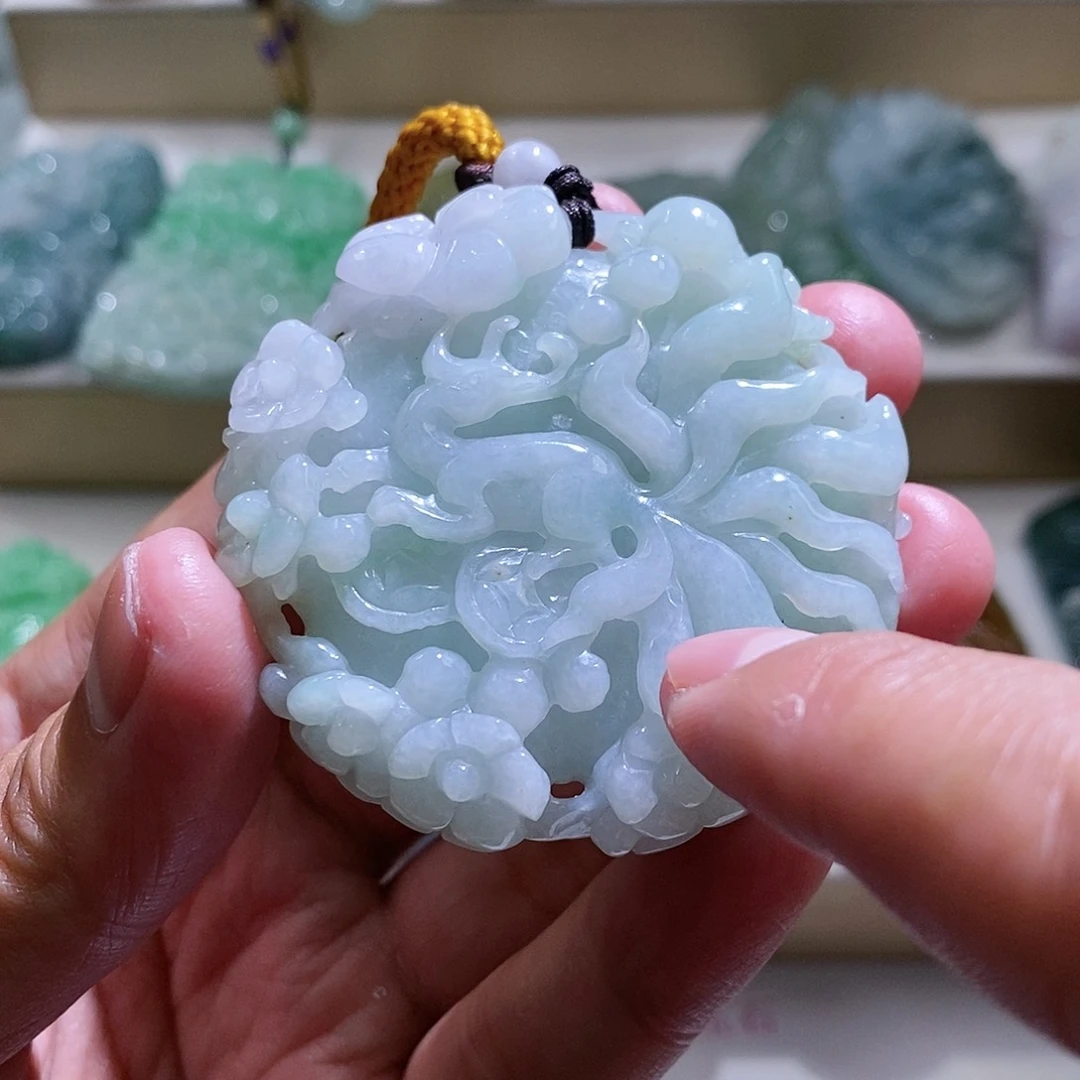 【闪购商品】翡翠颈饰未镶嵌温****司九尾狐