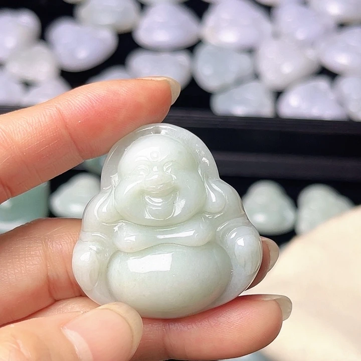 翡翠未镶嵌颈饰佛公