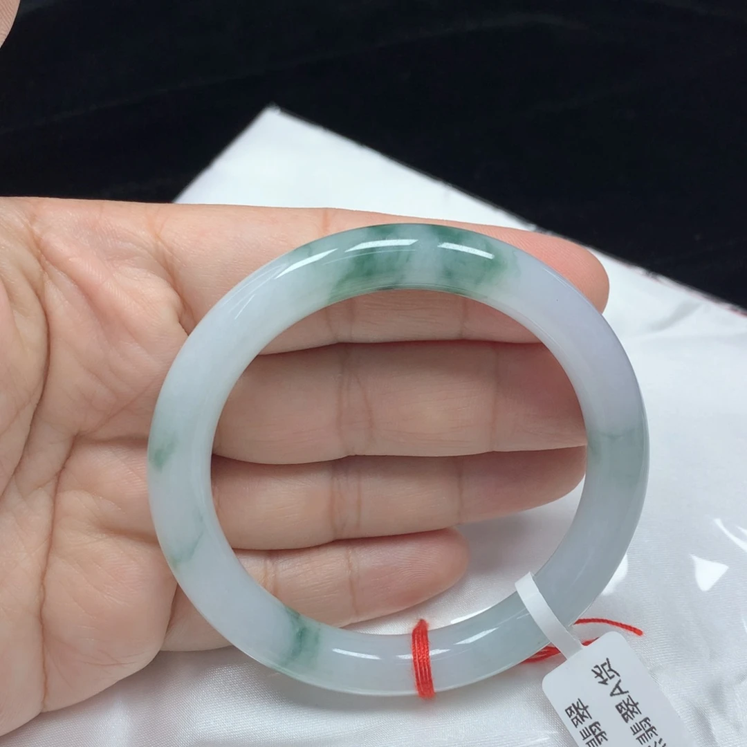 翡翠手镯未镶嵌56圆条