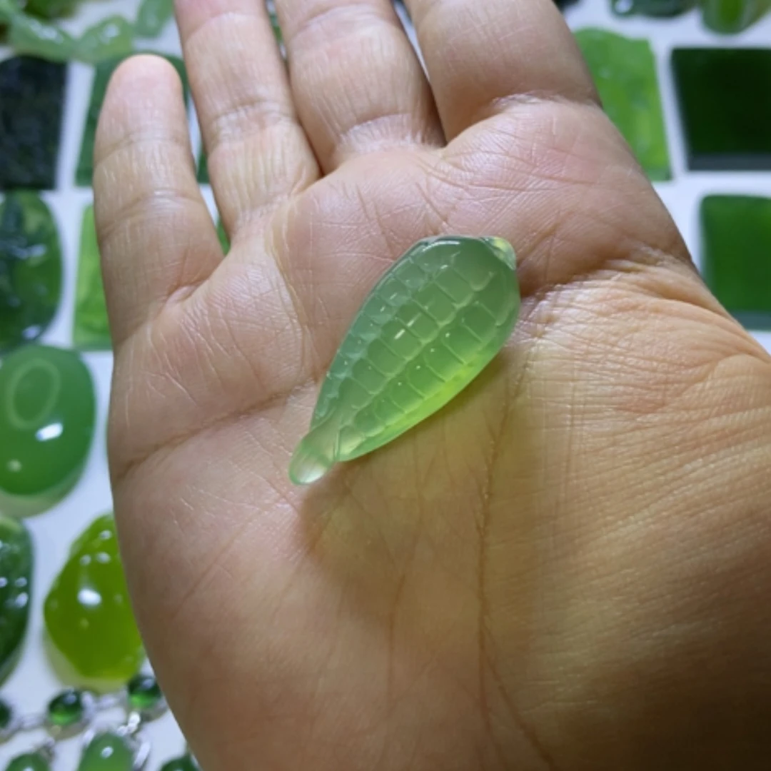 【闪购商品】蛇纹石玉颈饰未镶嵌