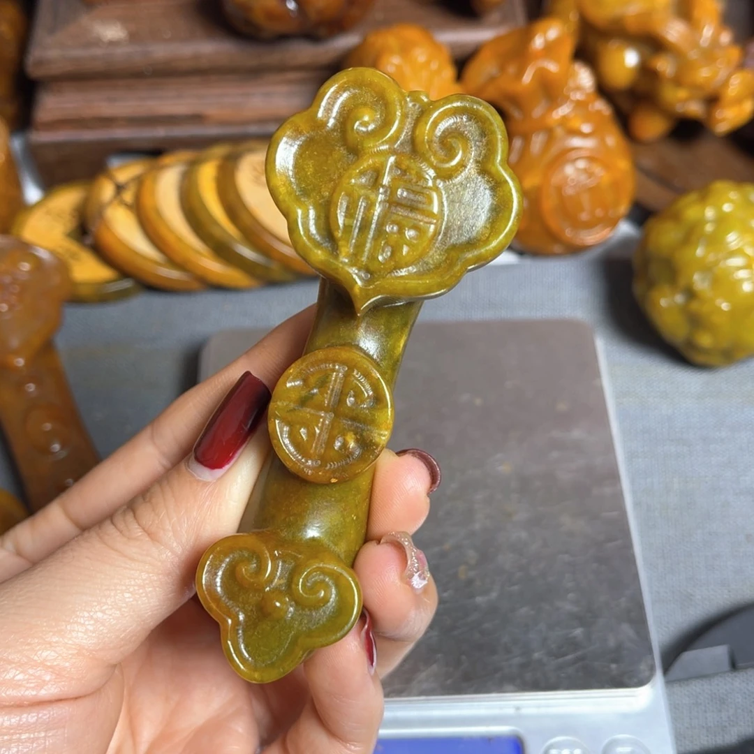 蛇纹石玉合金颈饰嗯嗯