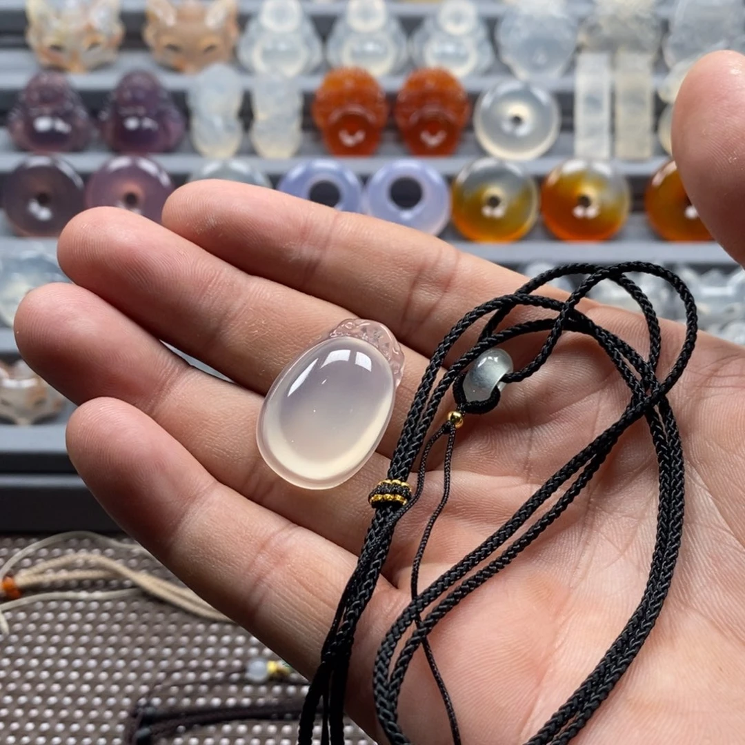 玛瑙/玉髓颈饰未镶嵌