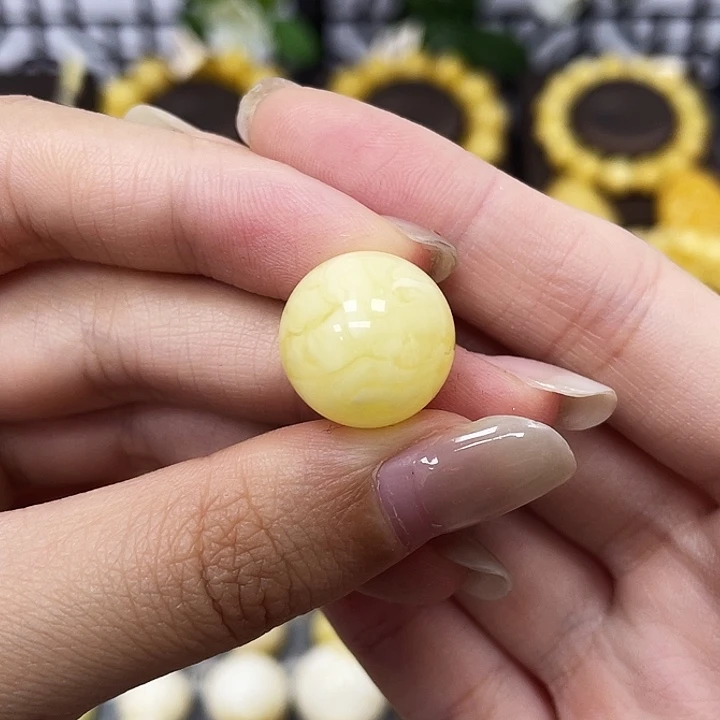 琥珀未镶嵌裸石15.2mm瑕 473