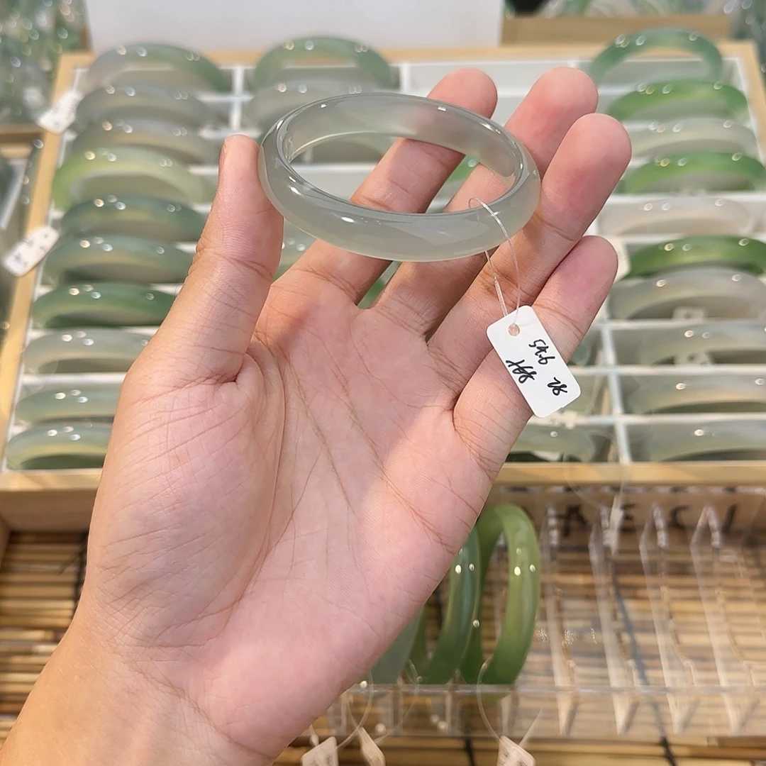 玛瑙/玉髓未镶嵌手镯圈口54.6