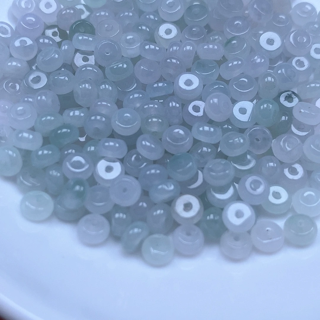 翡翠散珠翡翠翡翠卡2.8 X4.4。60颗90元