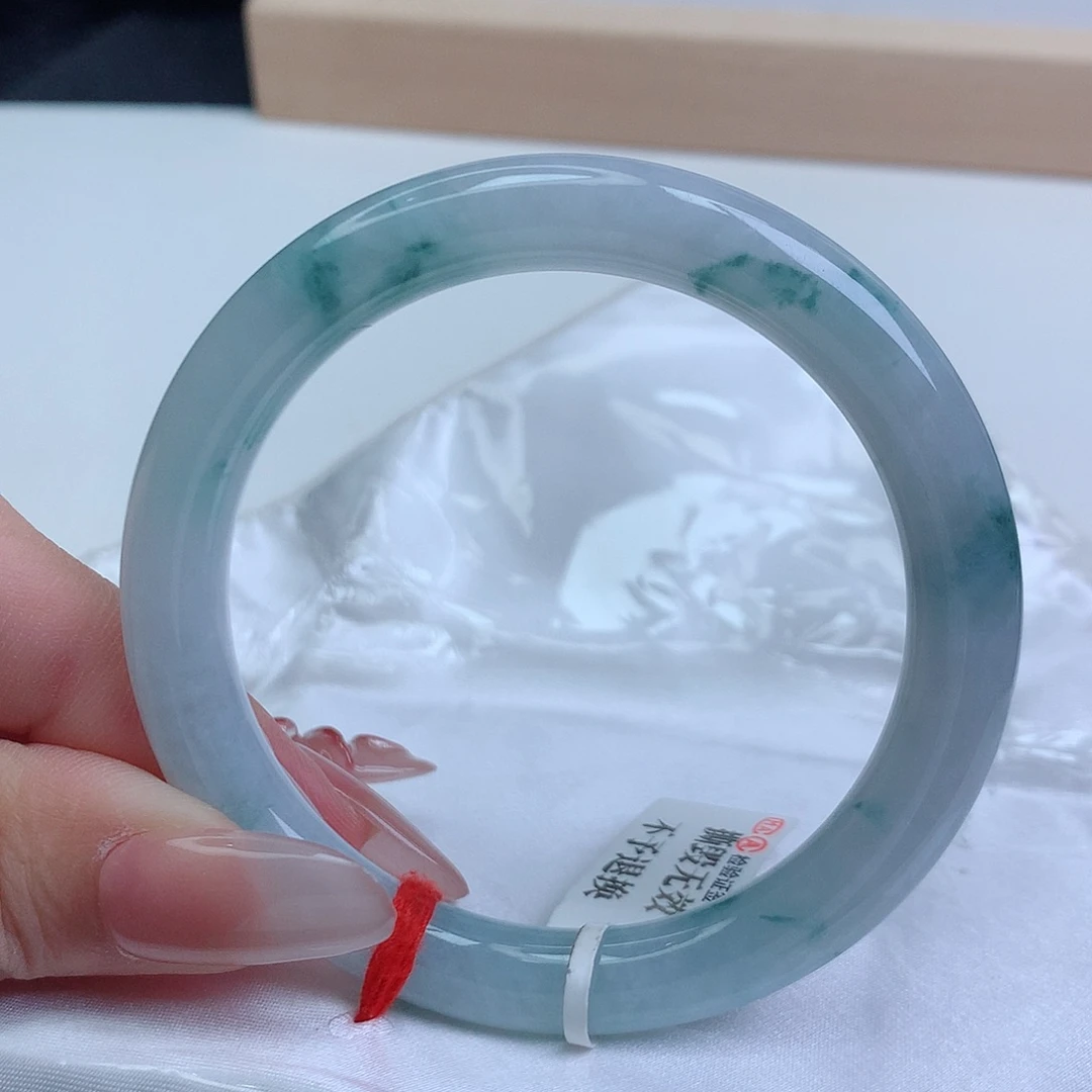 翡翠手镯未镶嵌54圈口