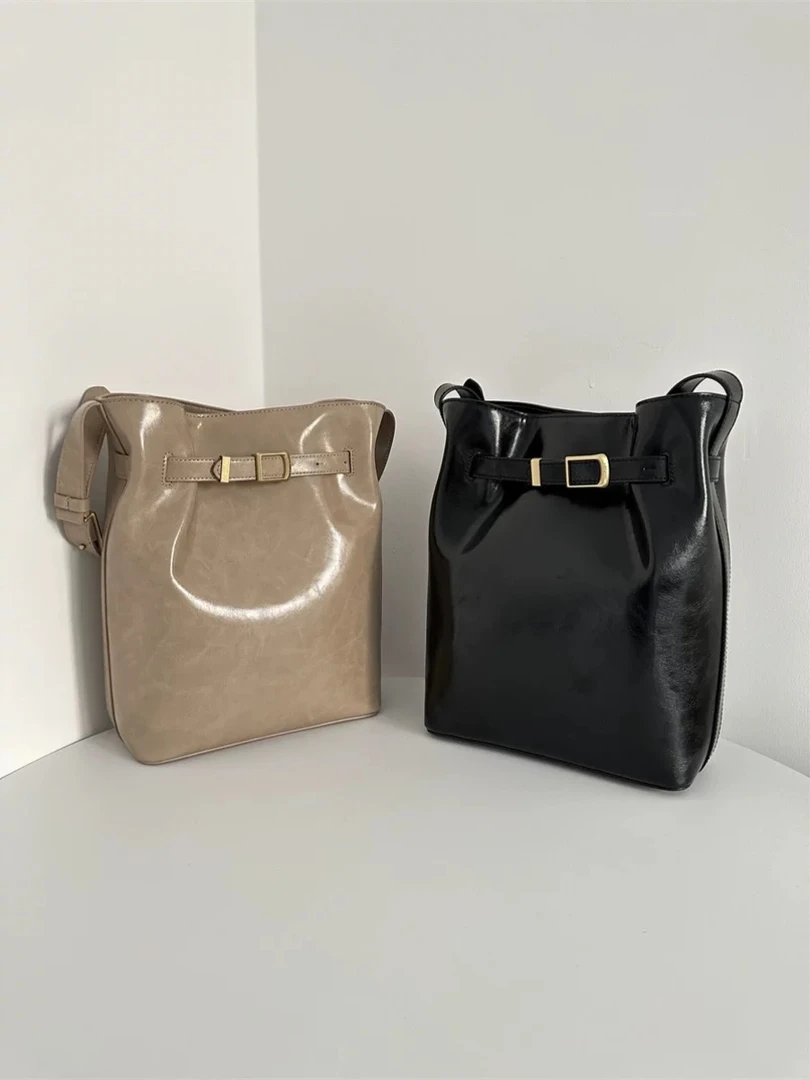 【直播专属】韩国小众原单郑丽媛同款牛皮水桶包女士单肩斜挎复古包