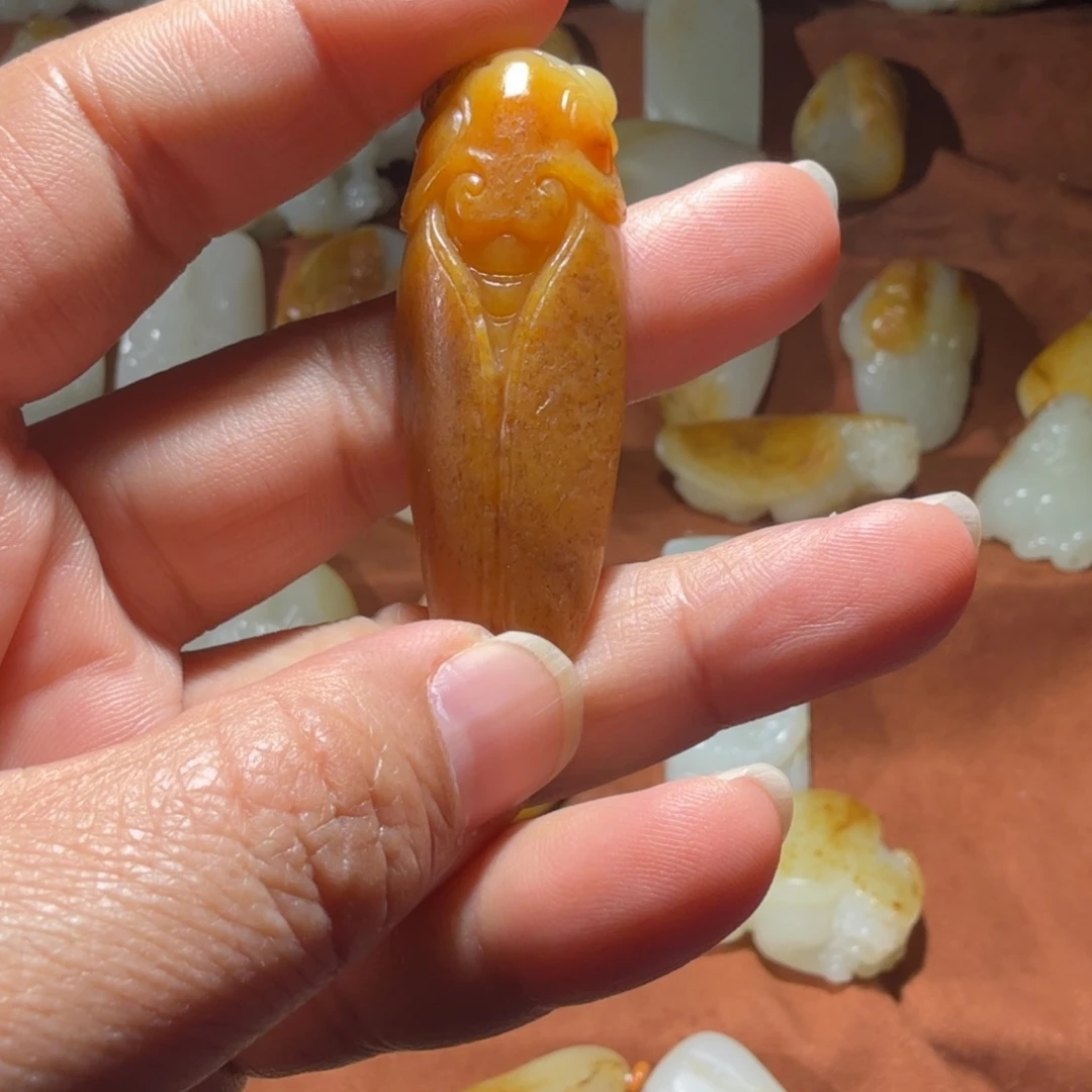 我***钱和田玉未镶嵌颈饰