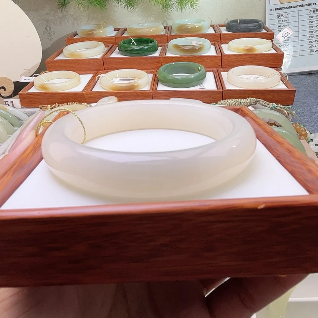 和田玉手镯未镶嵌58.6