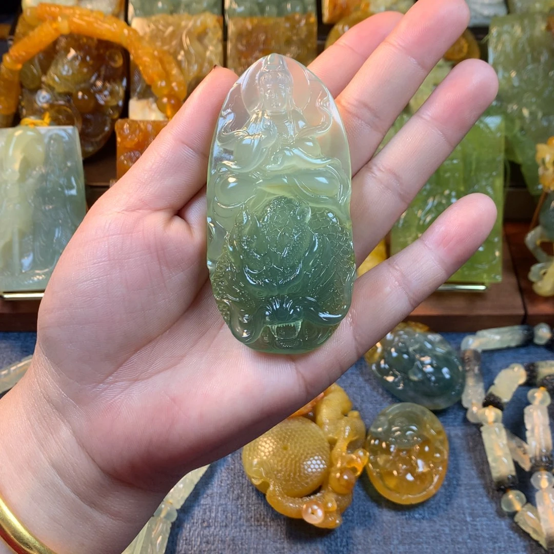 悦***尔蛇纹石玉未镶嵌颈饰