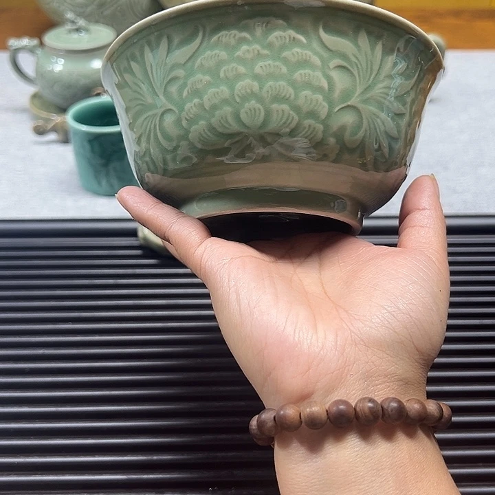 耀州窑青釉塔式牡丹碗1只