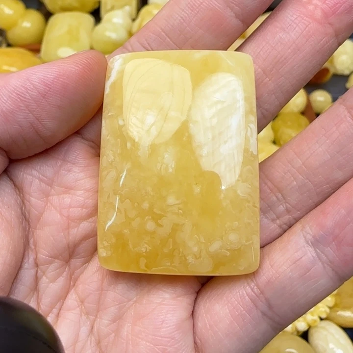 王***先未镶嵌颈饰蜜蜡天然蜜蜡