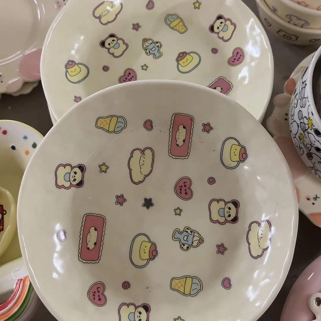 悦***.搪瓷两个粉色盘子