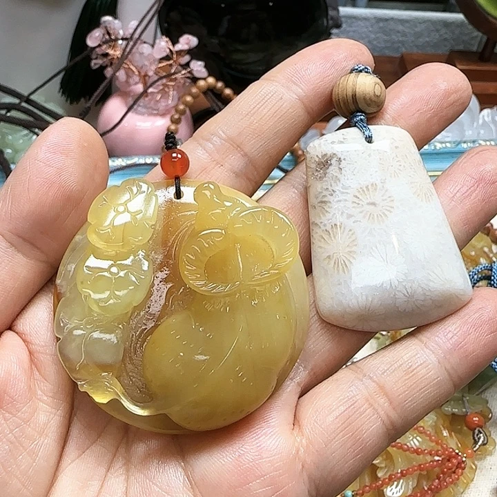 蛇纹石玉颈饰未镶嵌牡****店