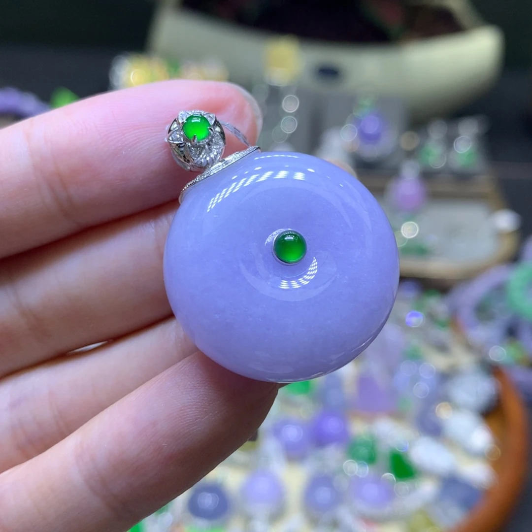 颈饰18K金镶嵌翡翠