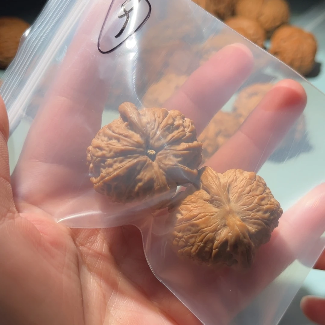 子***东桃核吊坠哈哈哈哈9