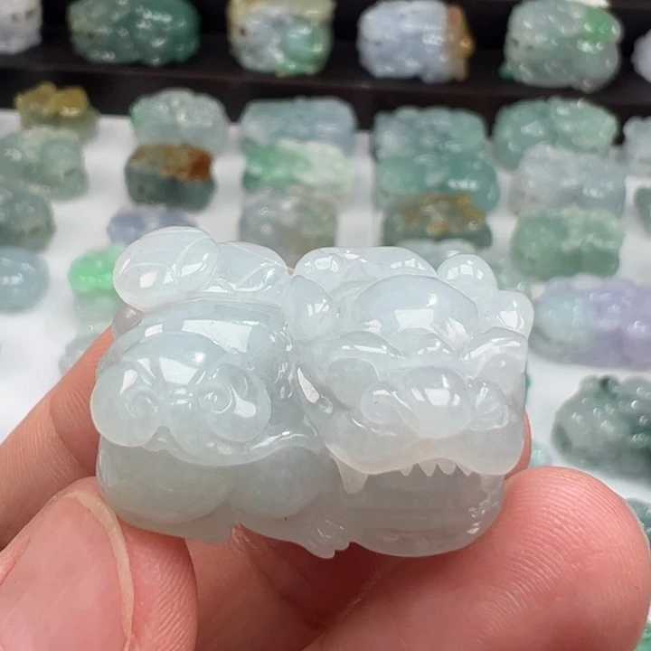 颈饰未镶嵌翡翠貔貅