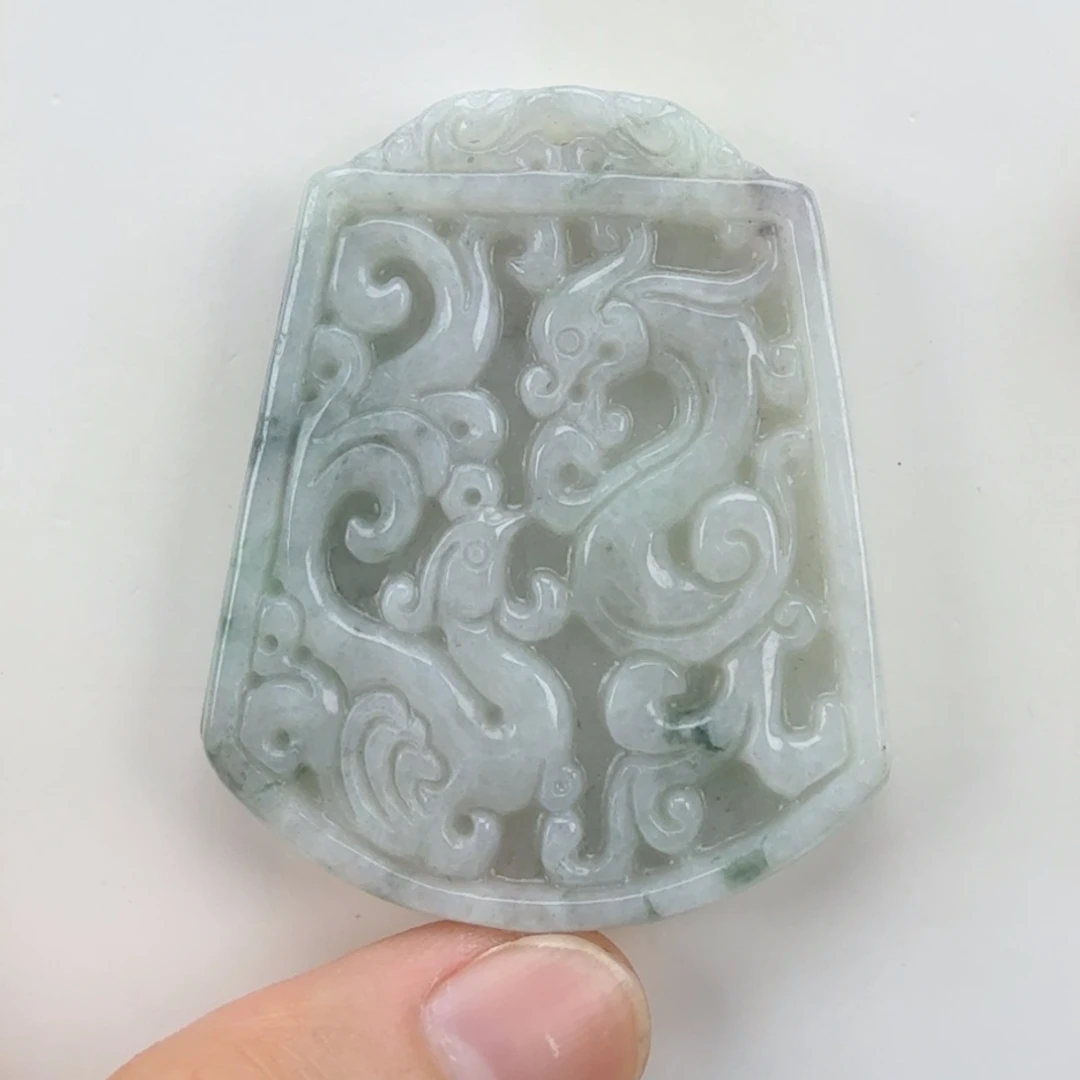 翡翠挂件未镶嵌翡翠