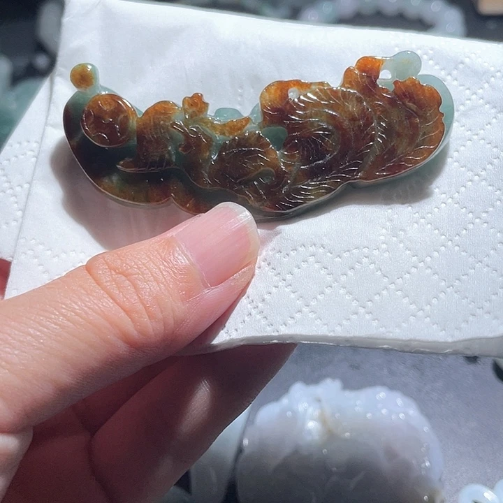 翡翠未镶嵌颈饰天