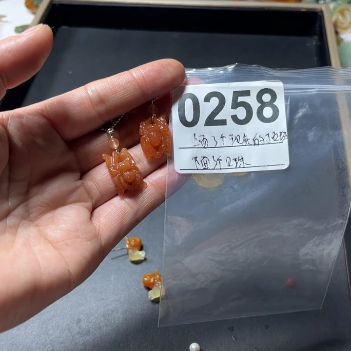 傻***晴蛇纹石玉未镶嵌把件