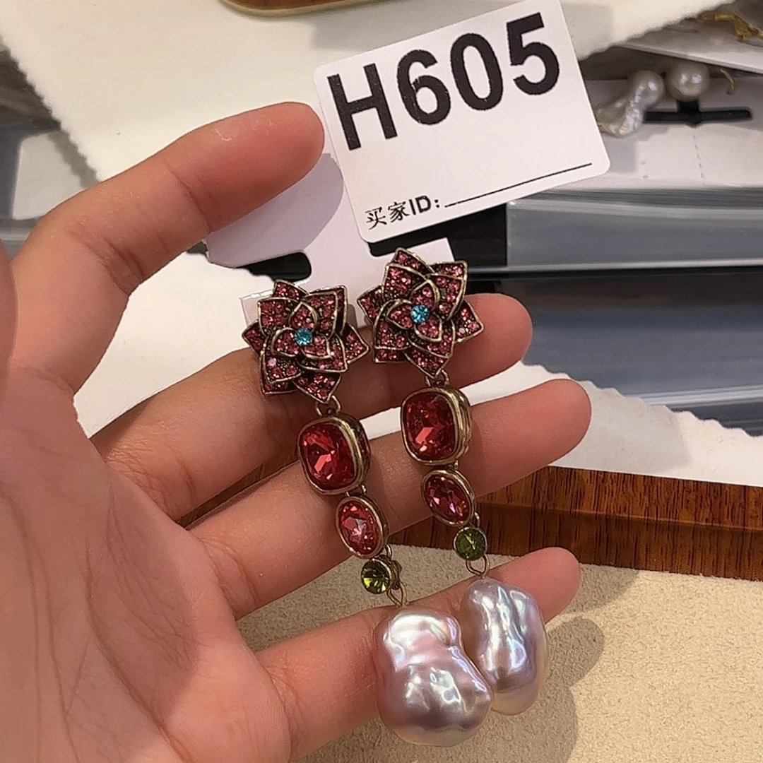 淡水珍珠合金耳饰