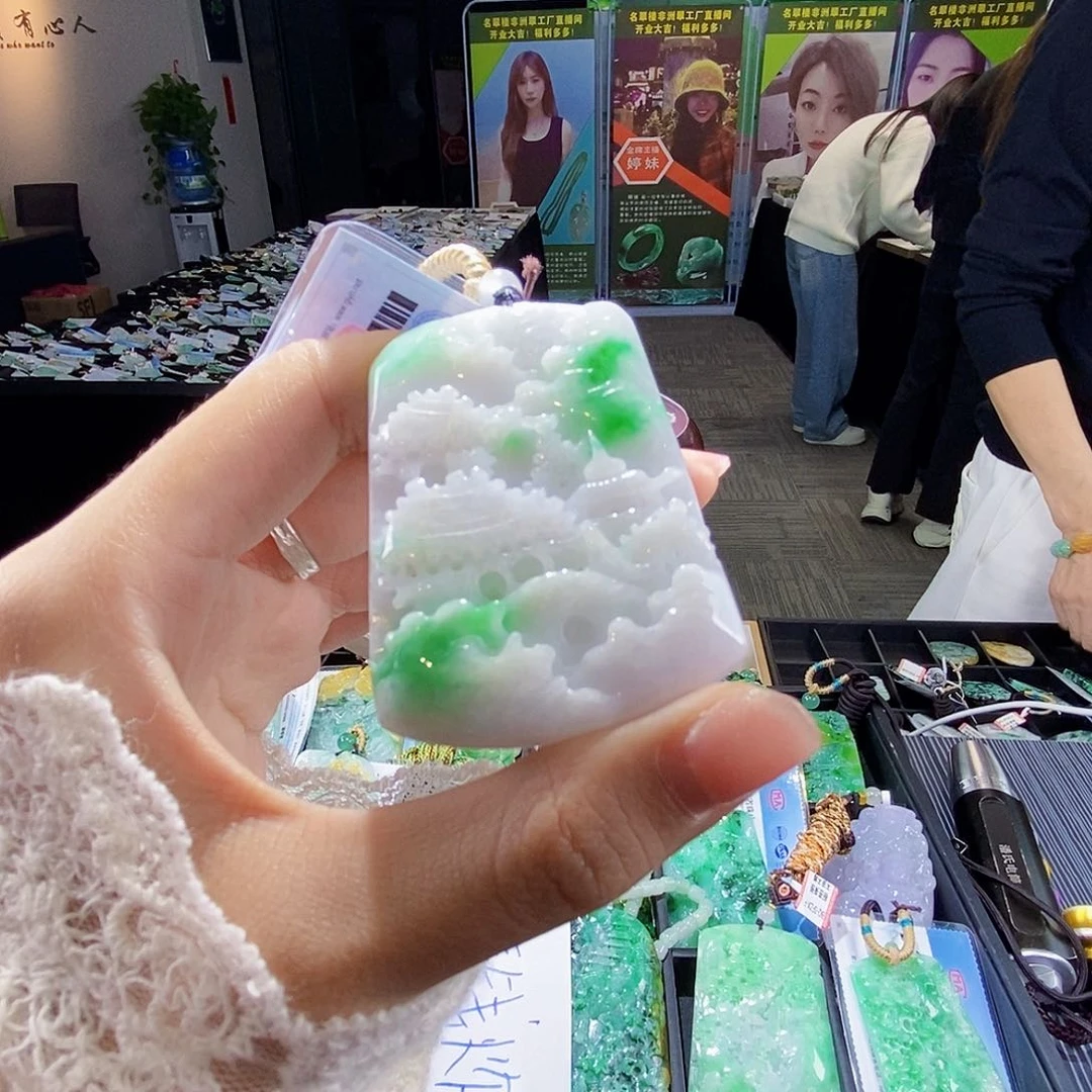 颈饰未镶嵌翡翠翡翠