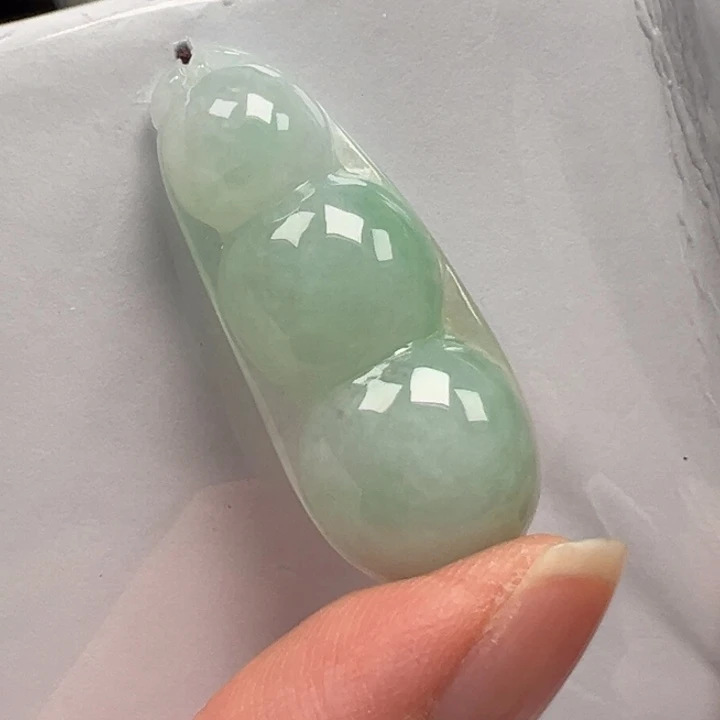 翡翠未镶嵌颈饰福豆吊坠