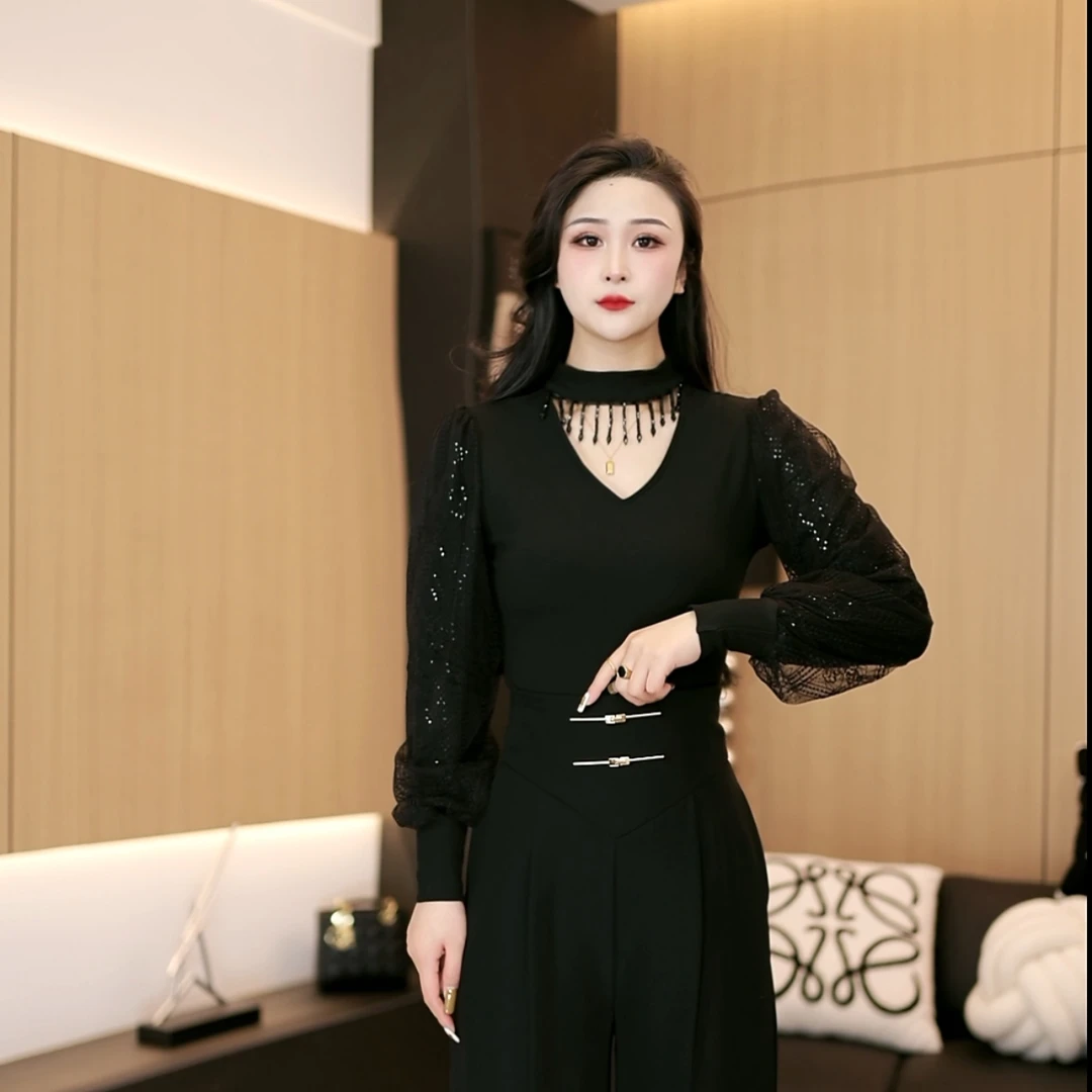 新款时尚洋气百搭显瘦项链款蕾丝拼接打底衫女